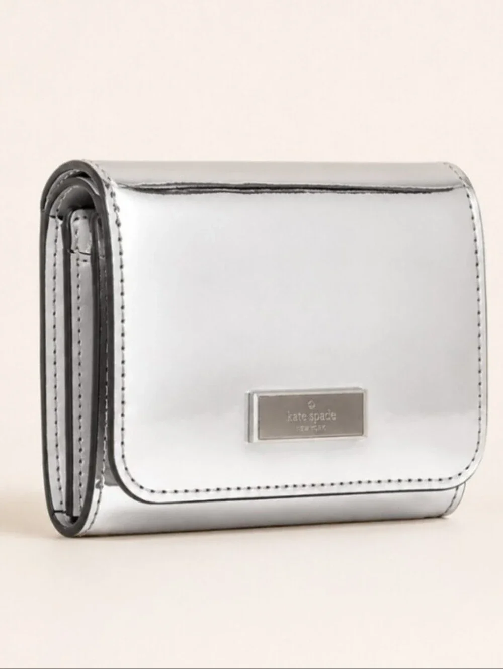kate spade Silver Metallic Compact Card Wallet with Iridescent Logo Plaque